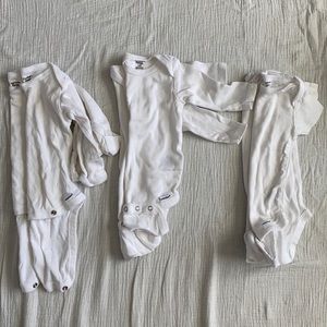 Six Gerber organic cotton white onesies